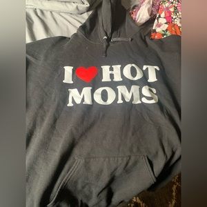 i 🩷 hot moms hoodie